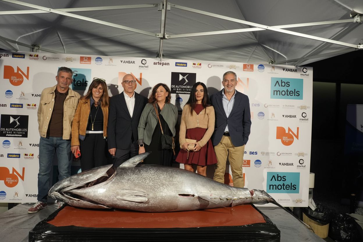 Daniel Laespada, Asunción Zárate, Txema Espósito, Blanca Martínez, María José Garrot y Juan Villar.
