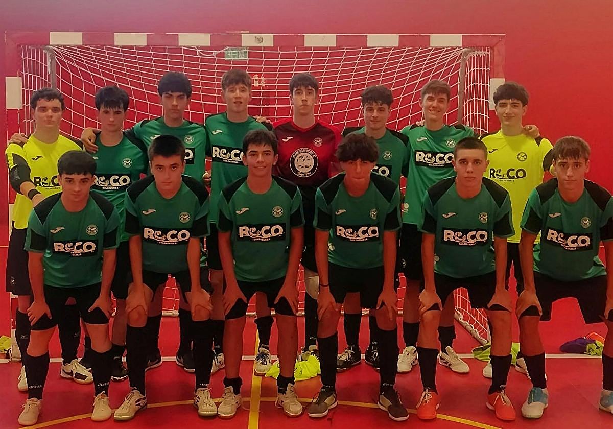 Arriba: Gaizka, Izei, Unai Menéndez, Aimar, Sergio,Jon y Javi. Abajo: Ander, Ibon, Kirmen, Ian, Unai Simón y Aitor