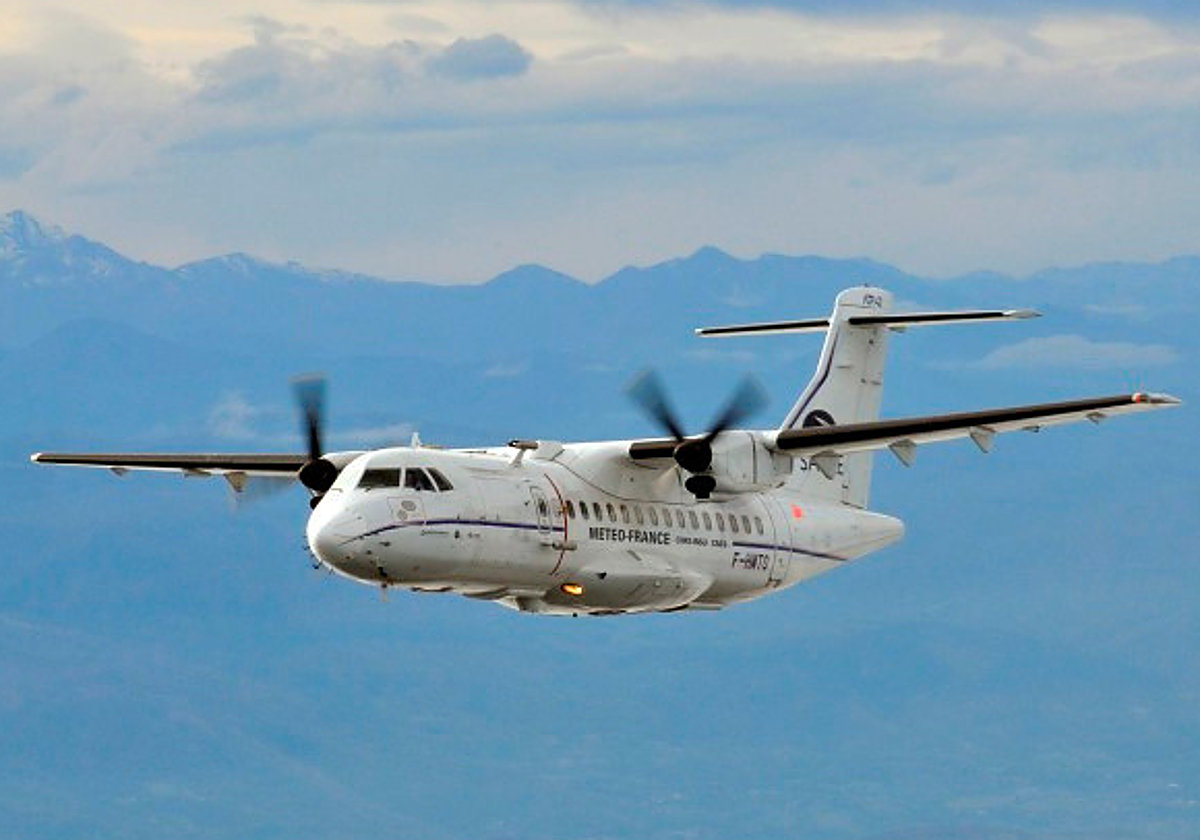 El avión que ha sobrevolado hoy Bilbao, en una fotografía tomada durante otra misión.