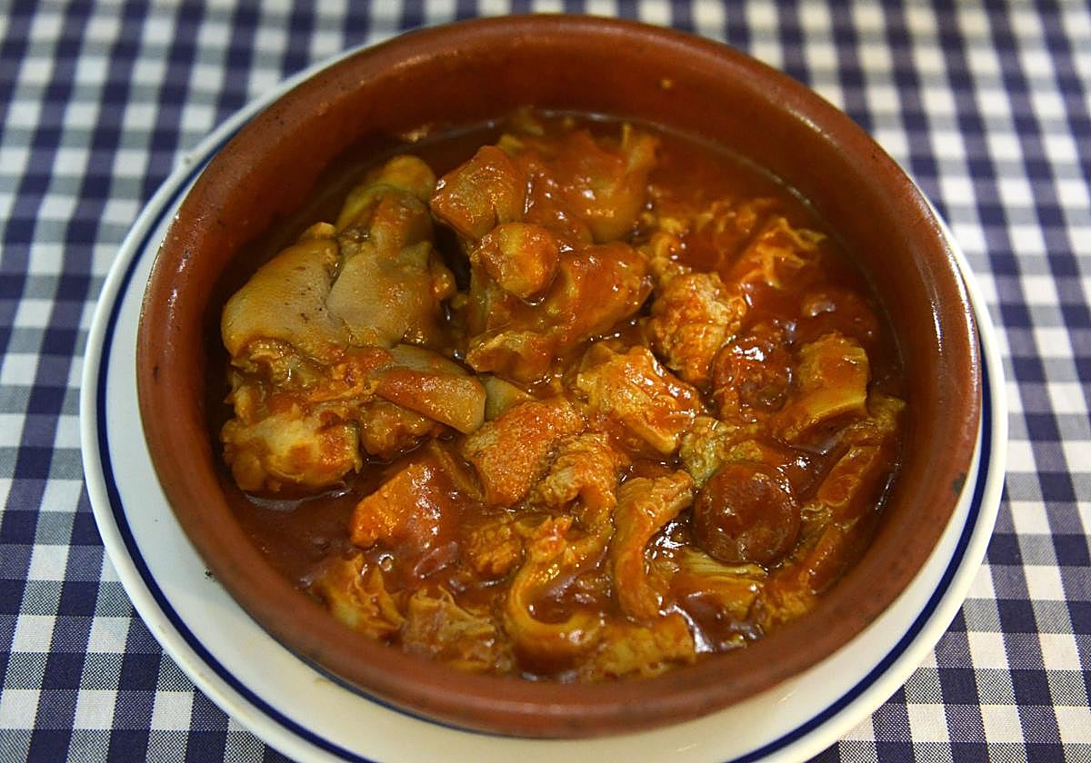 Cazuela de callos del restaurante Bikandi Etxea.