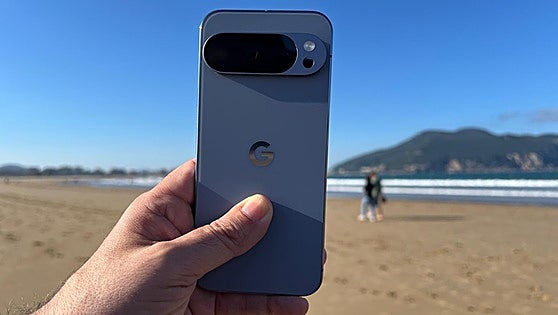 Probamos el Google Pixel 10 Pro XL: el único móvil que te enseña a hacer buenas fotos