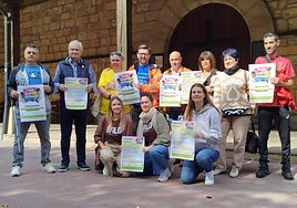 Representantes institucionales, y de algunas asociaciones y comerciantes del barrio.