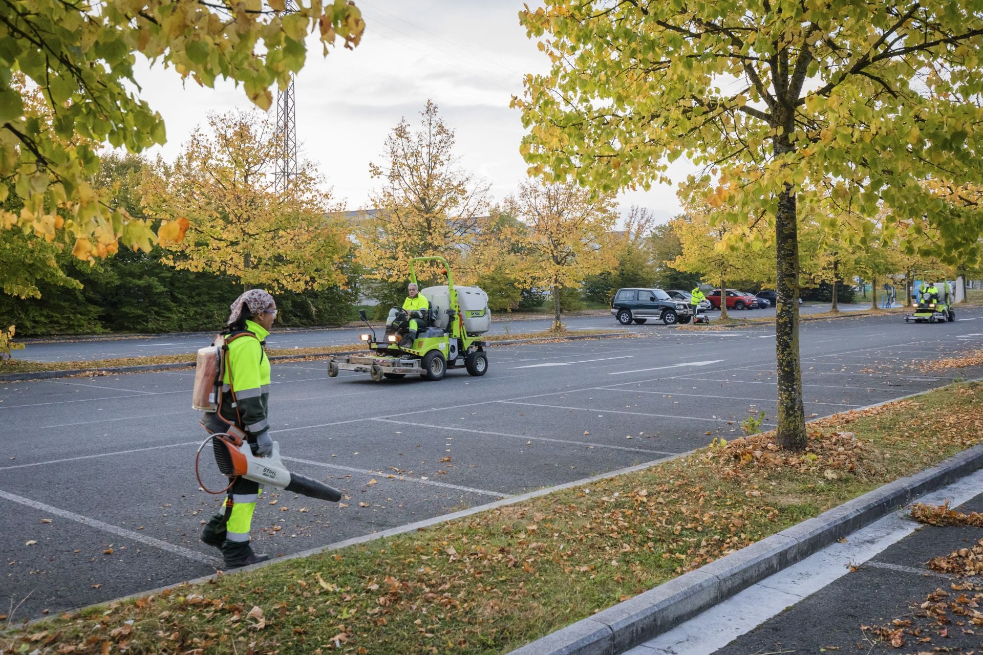 Las imágenes de la vuelta al trabajo de los jardineros de Vitoria