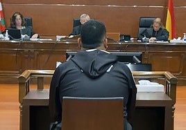 El encausado, minutos antes de acatar la sentencia por conformidad.