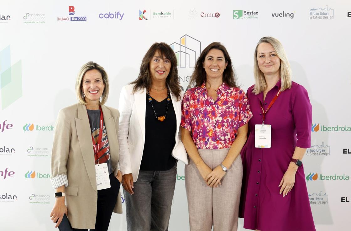 Itziar Sancho, Montse Mateo, Patricia Molina y Audrone Kuprionyte.