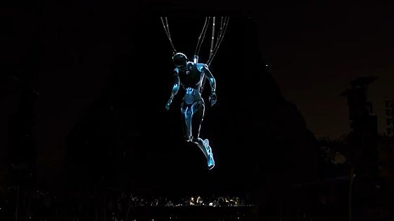 El nacimiento de un cyborg y un show inmersivo convertirán al Max Center en un espacio futurista