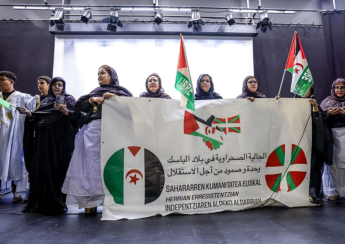 Imagen secundaria 1 - Algunos momentos de la reunión celebrada en Vitoria.