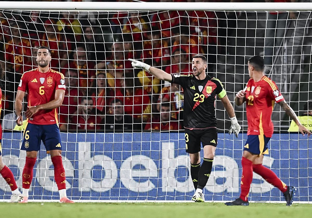 Simón fue un espectador más y Vivián y Laporte deberán esperar su oportunidad