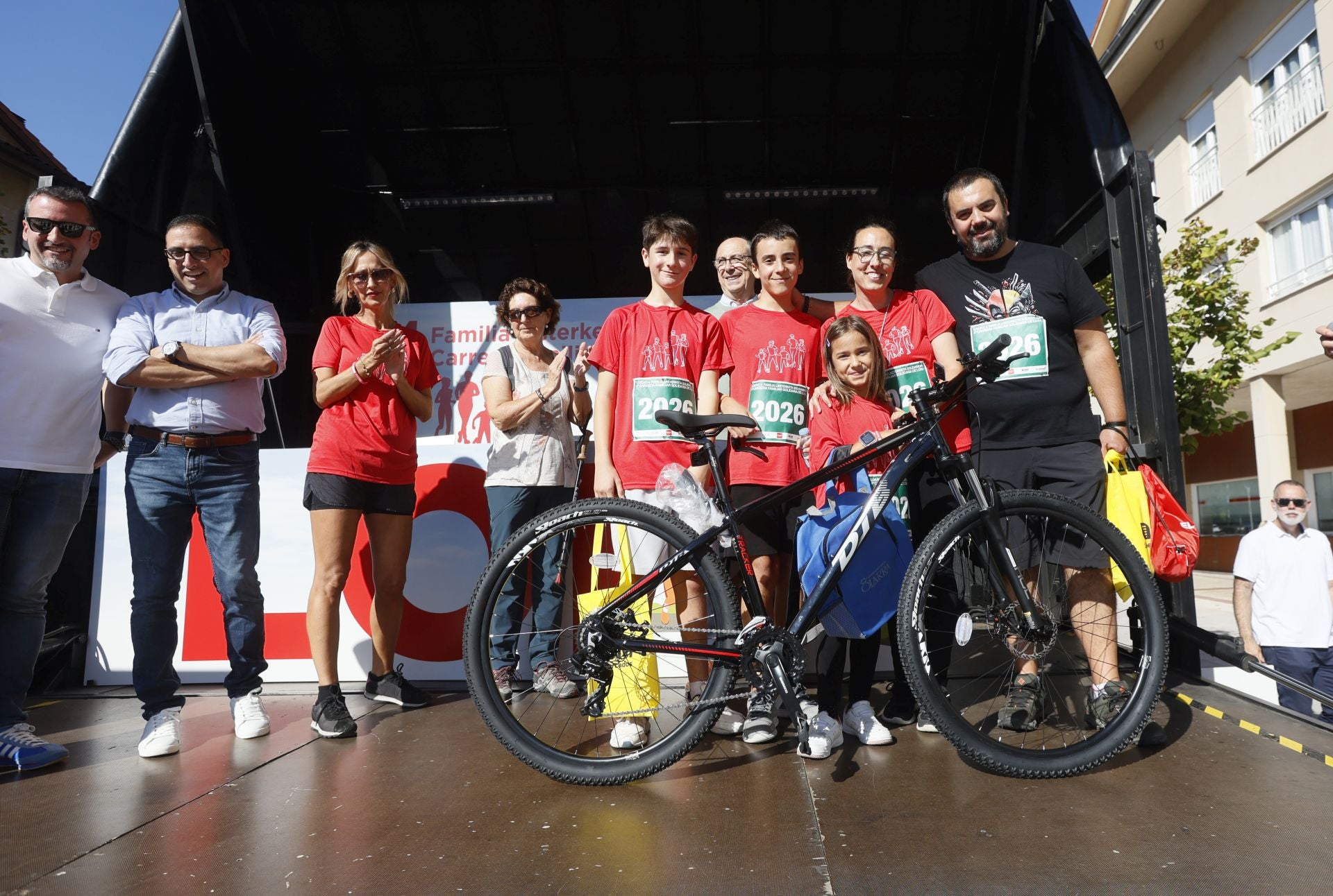 Carrera Familiar Solidaria de Loiu organizada por EL CORREO