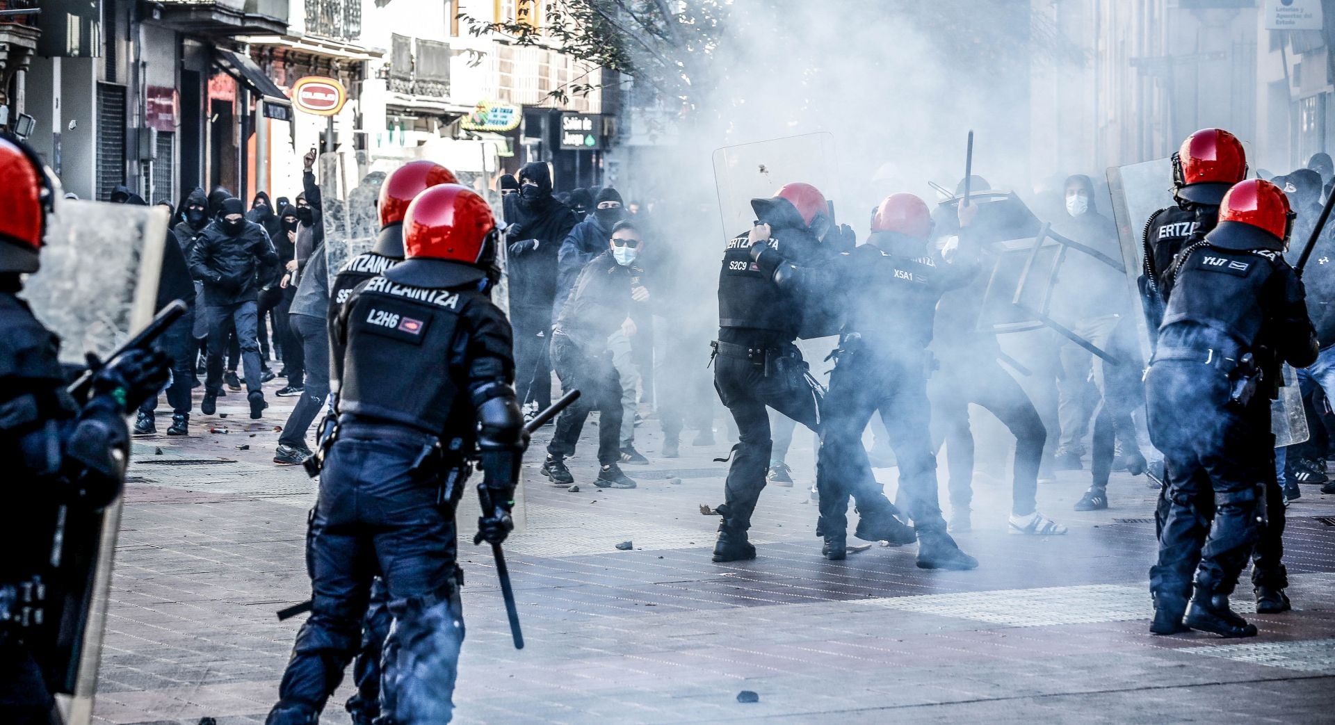 Batalla campal en Vitoria por la presencia de La Falange