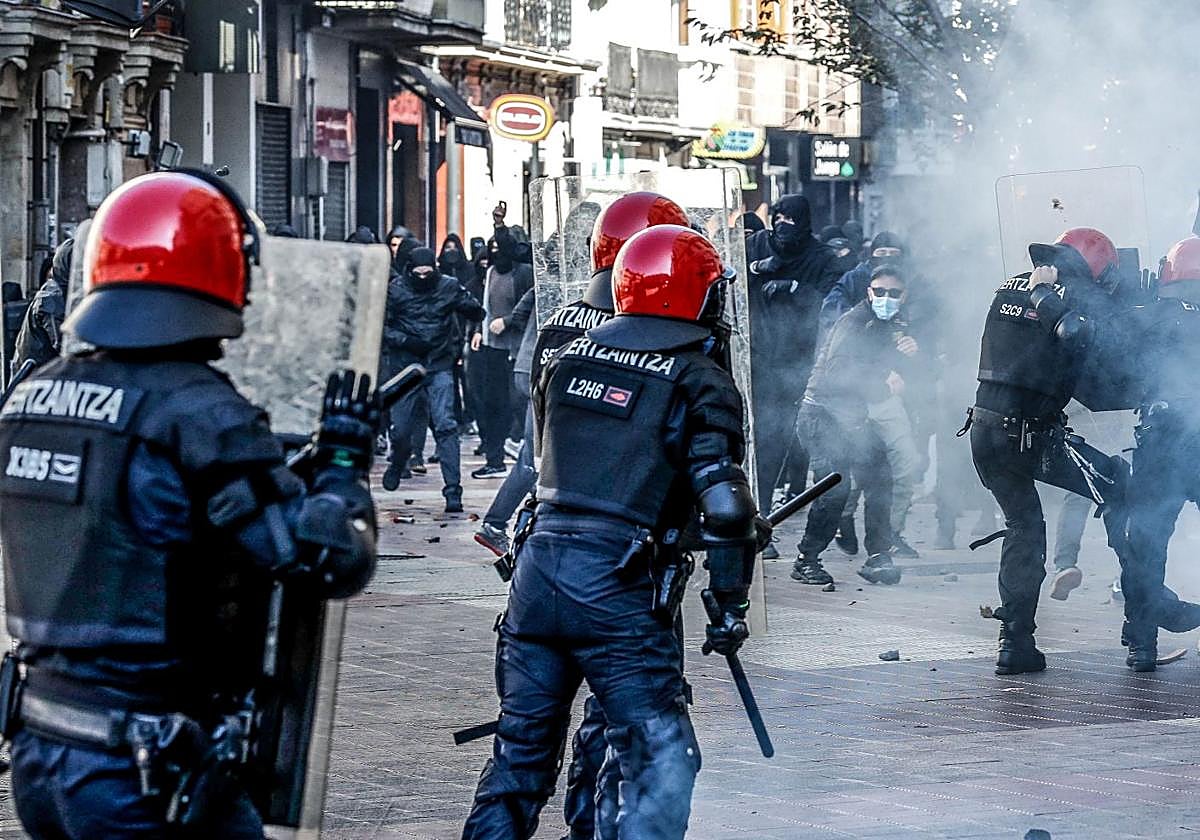 Batalla campal en Vitoria por la presencia de La Falange