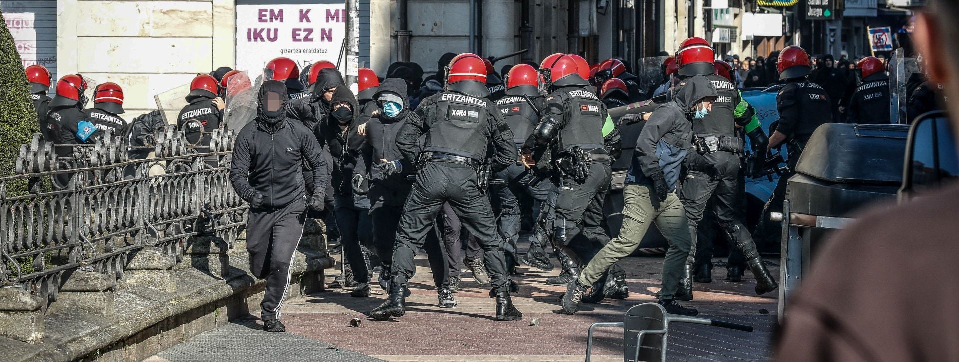 Batalla campal en Vitoria por la presencia de La Falange