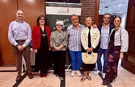Carlos Gómez, Itxaso Zelaia, Mari Jose Martínez, Gustavo Cembellín, Charo Almazán, Miguel Ángel Villalón y Tamara Muñoz.