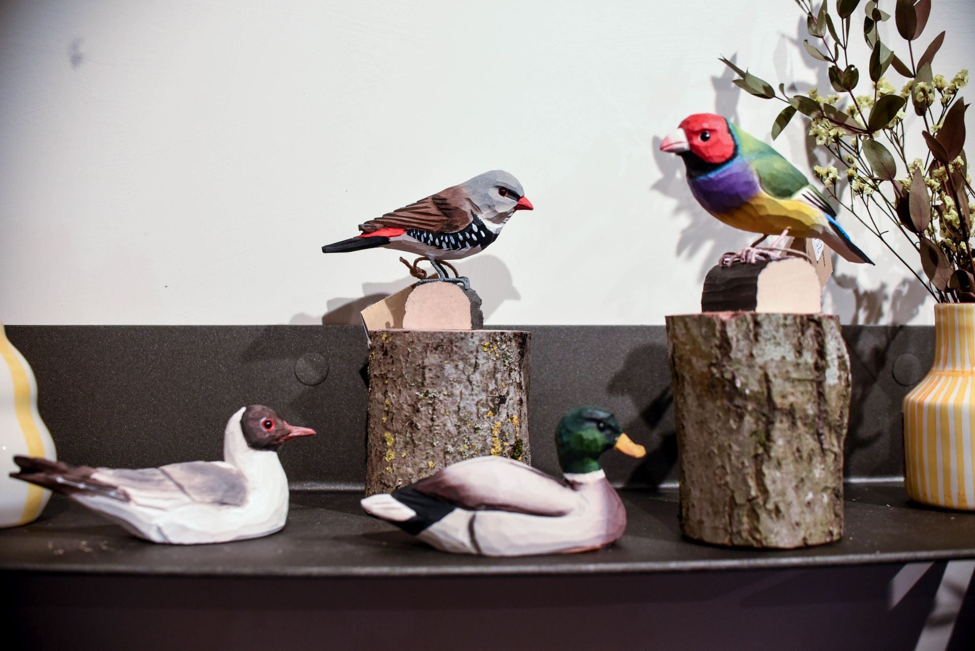 Dos hermanos llenan de color y alegría el Casco Viejo con su nueva tienda de objetos bonitos