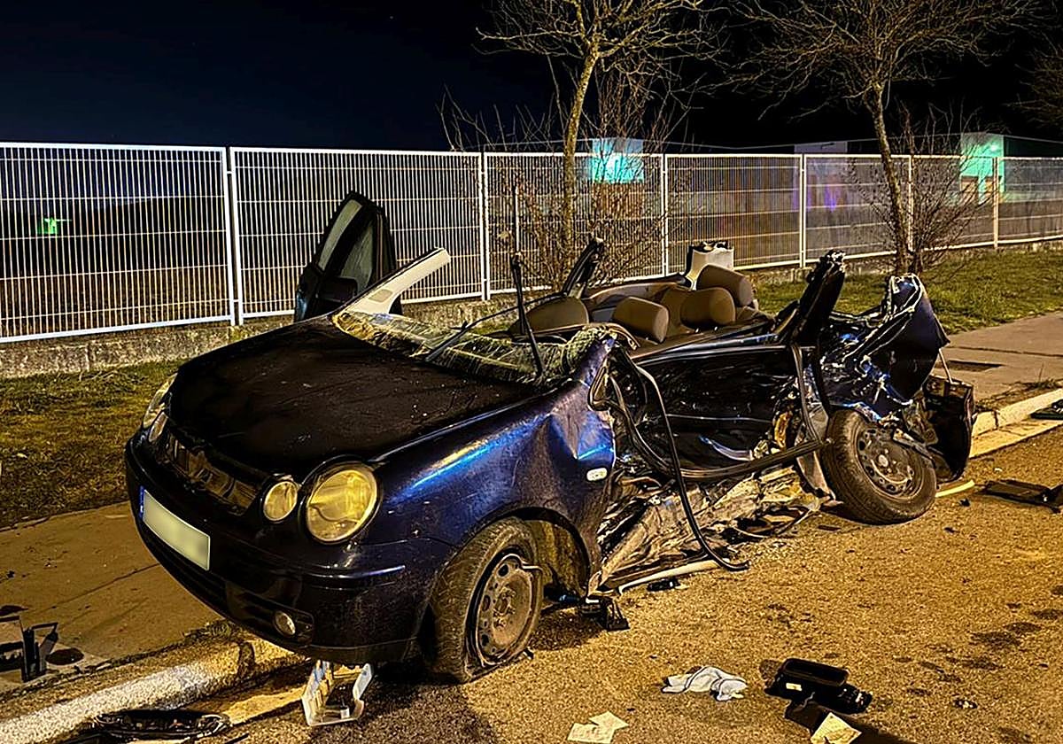 El Polo en el que los jóvenes Izaro y Cristian perdieron la vida mientras veían una carrera ilegal en Júndiz el pasado 13 de enero de 2024.