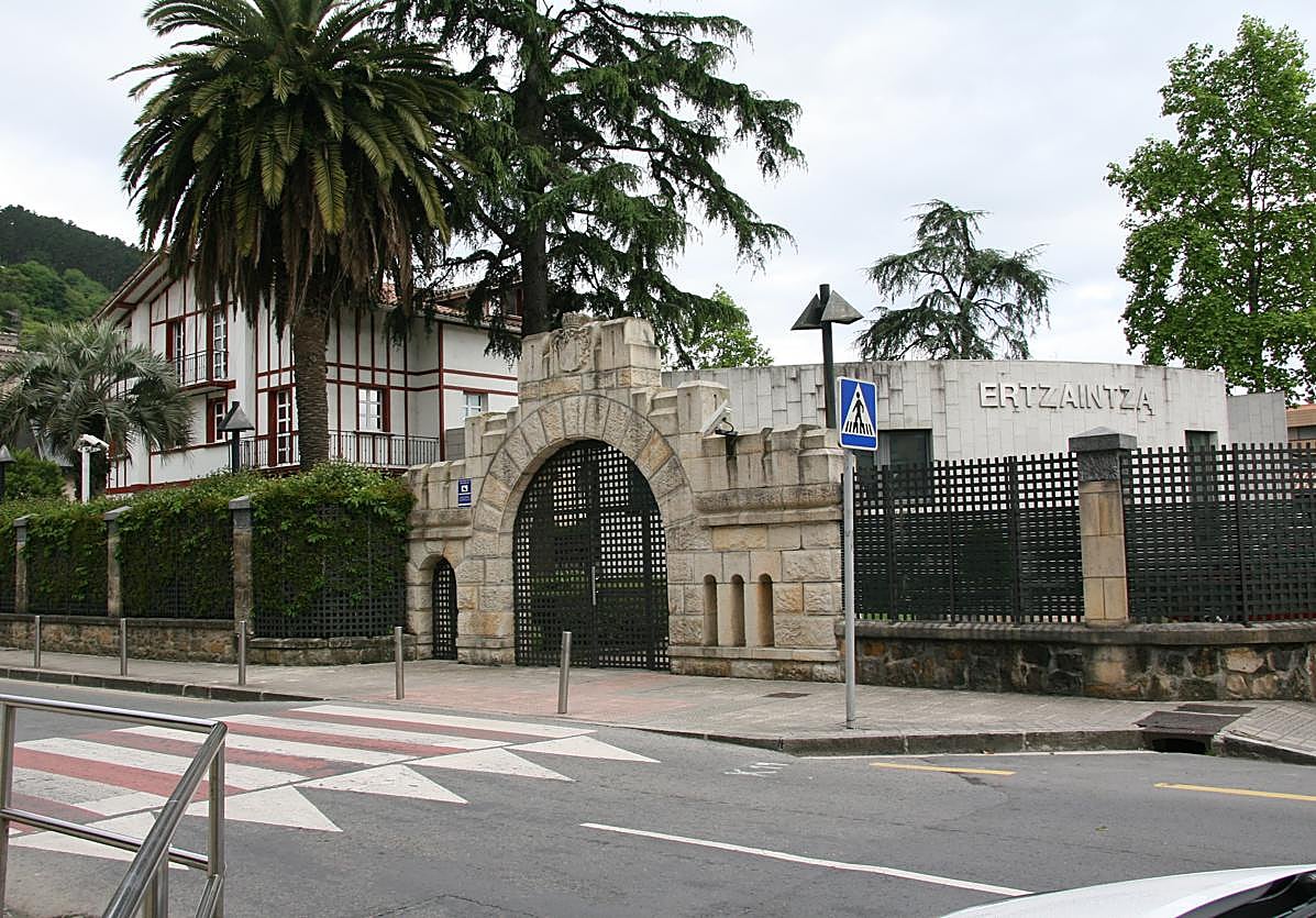 Imagen de la comisaría de la Ertzaintza en Gernika.
