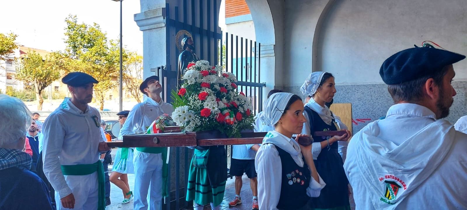 Basauri se entrega a San Fausto