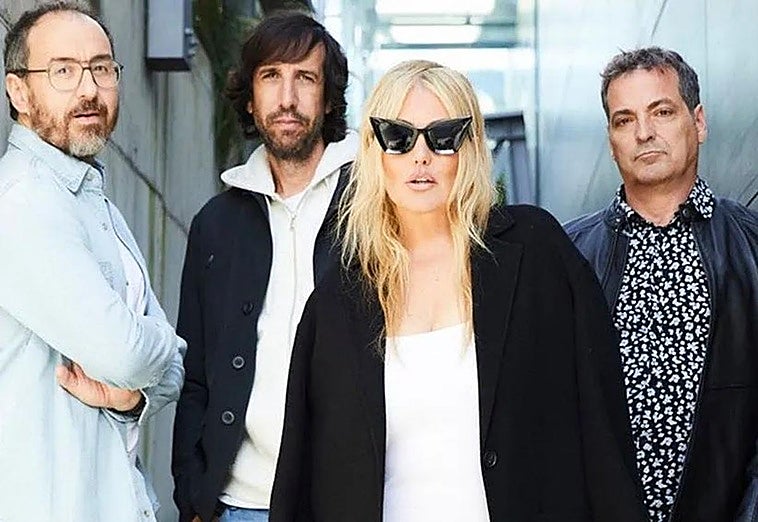 Foto del comunicado de la banda donostiarra, con Amaia y sin Pablo Benegas..