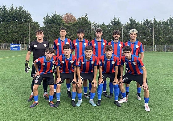 Imagen del Juvenil A del Leioa que es líder en Juvenil División de Honor Nacional.