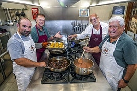 De izquierda a derecha, Mikel Zarrabeitia, Xabier Gil, Luis Etxaniz y Roberto Ruiz de Mendarózqueta.