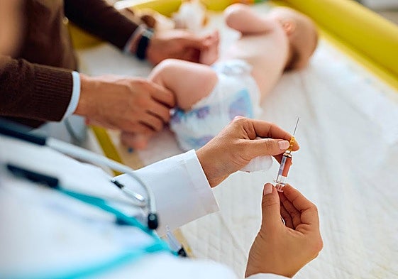 Familias de Legutio y dos municipios vizcaínos, derivadas a Salburua por la falta de pediatra