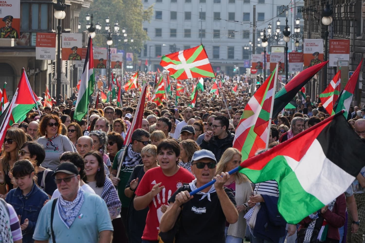 La jornada de huelga en apoyo a Palestina en Bizkaia, en imágenes