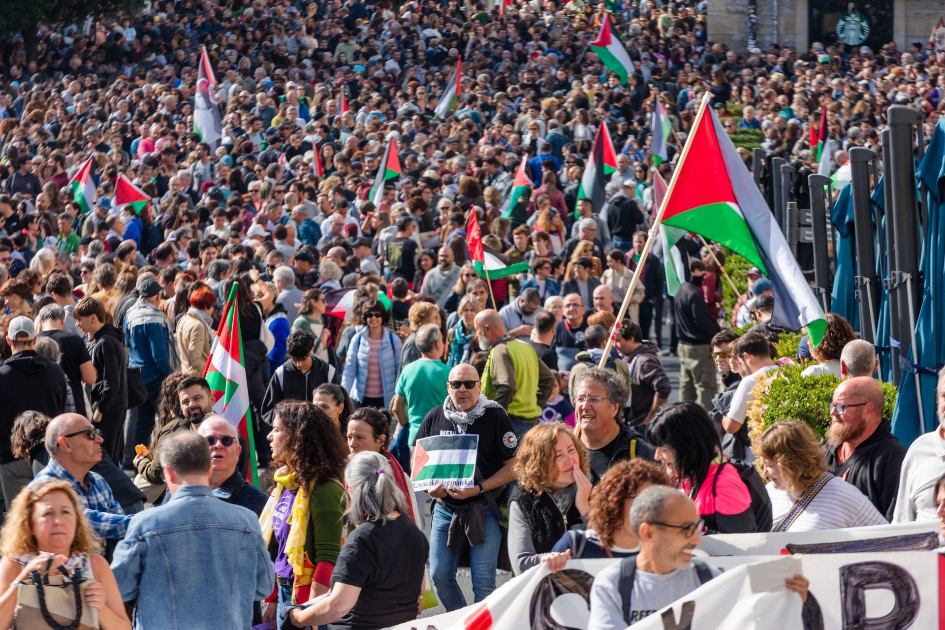 La jornada de huelga en apoyo a Palestina en Bizkaia, en imágenes