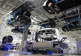 Interior de una fábrica de Mercedes Benz en Sindelfingen, Alemania.