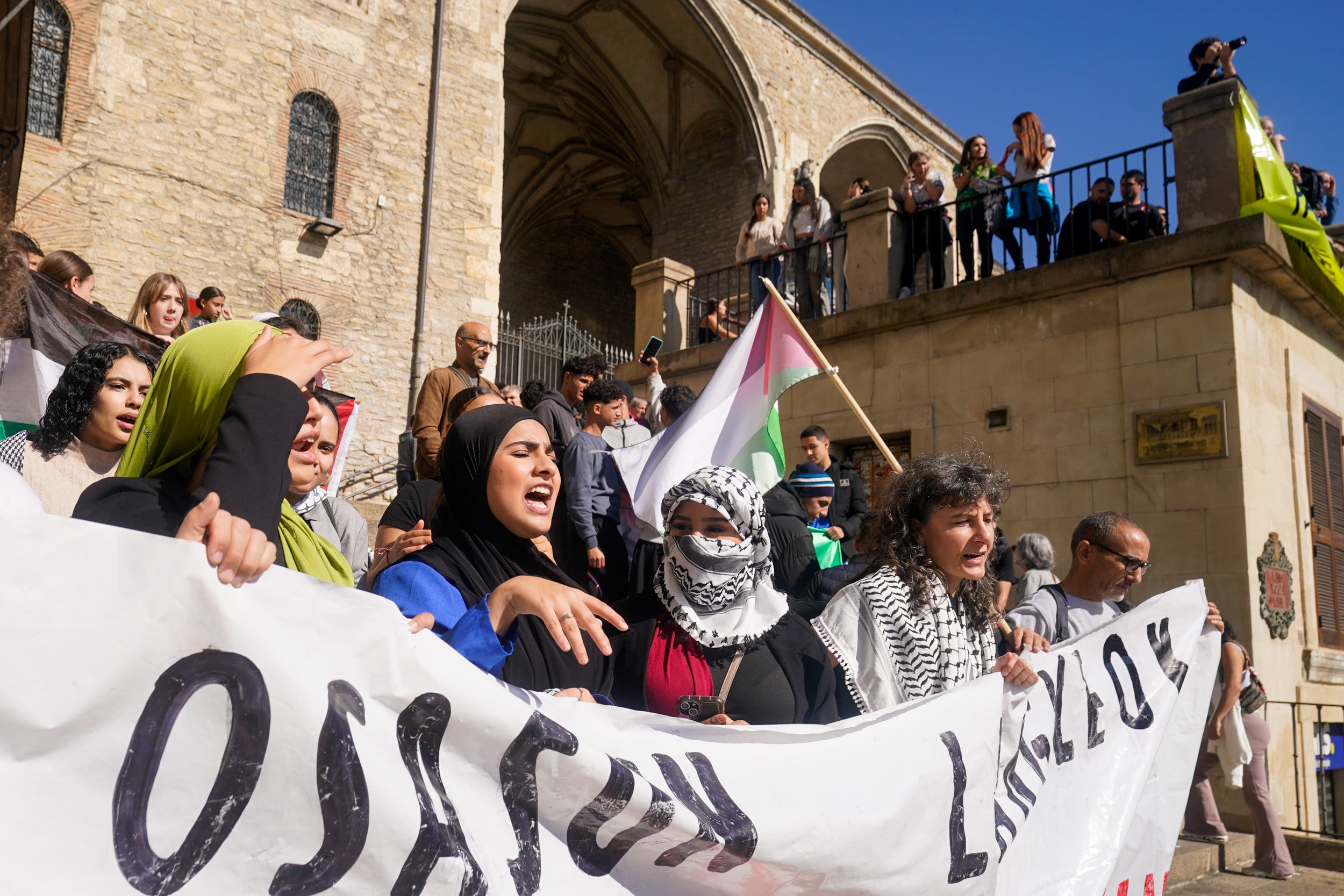 La jornada de huelga en apoyo a Palestina en Álava, en imágenes