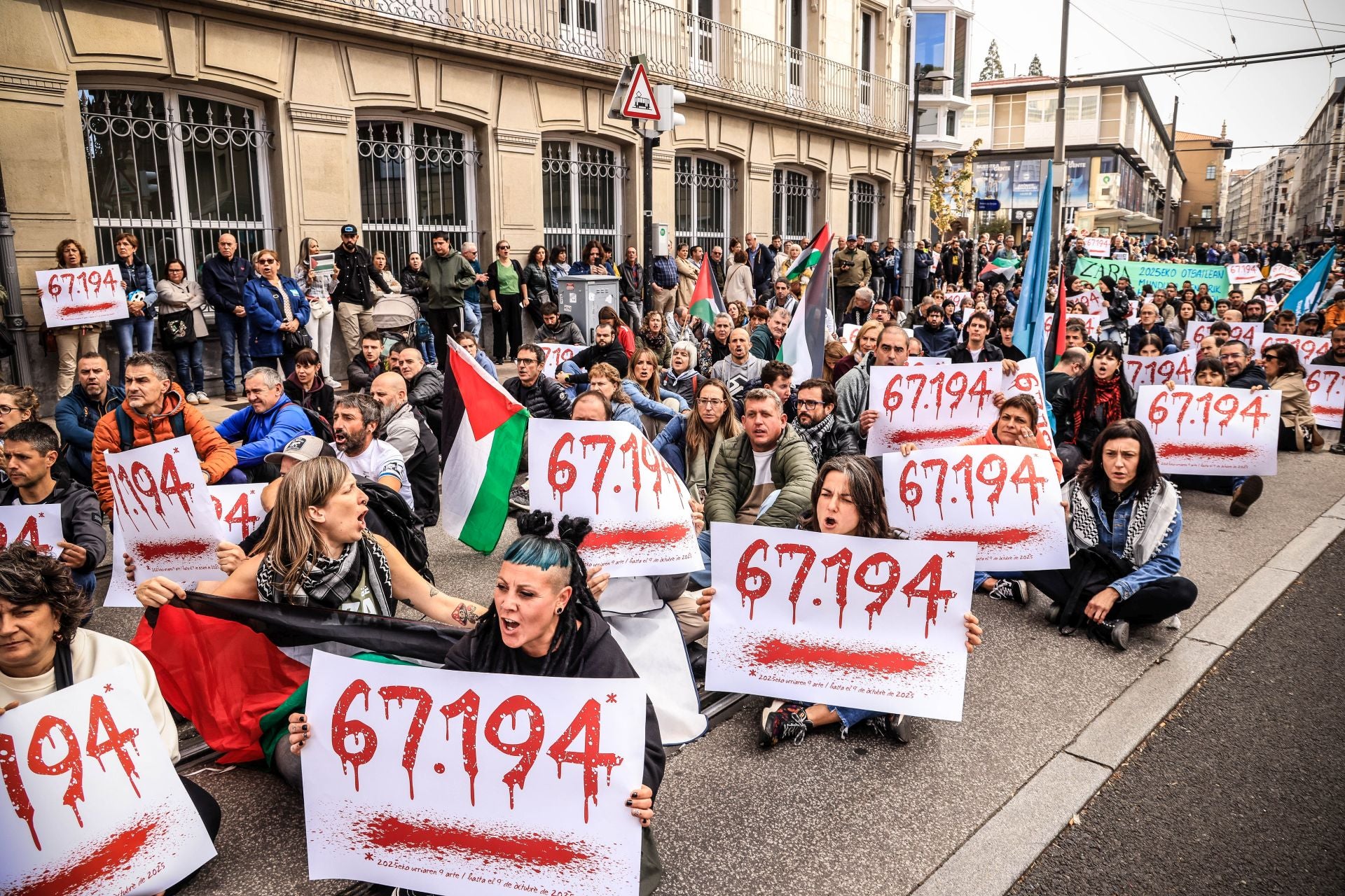 La jornada de huelga en apoyo a Palestina en Álava, en imágenes