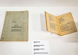 Euskaltzaindiak 'Harri eta Herri'ren jatorrizko mekanografiatua utzi dio Arte Ederren Museoari