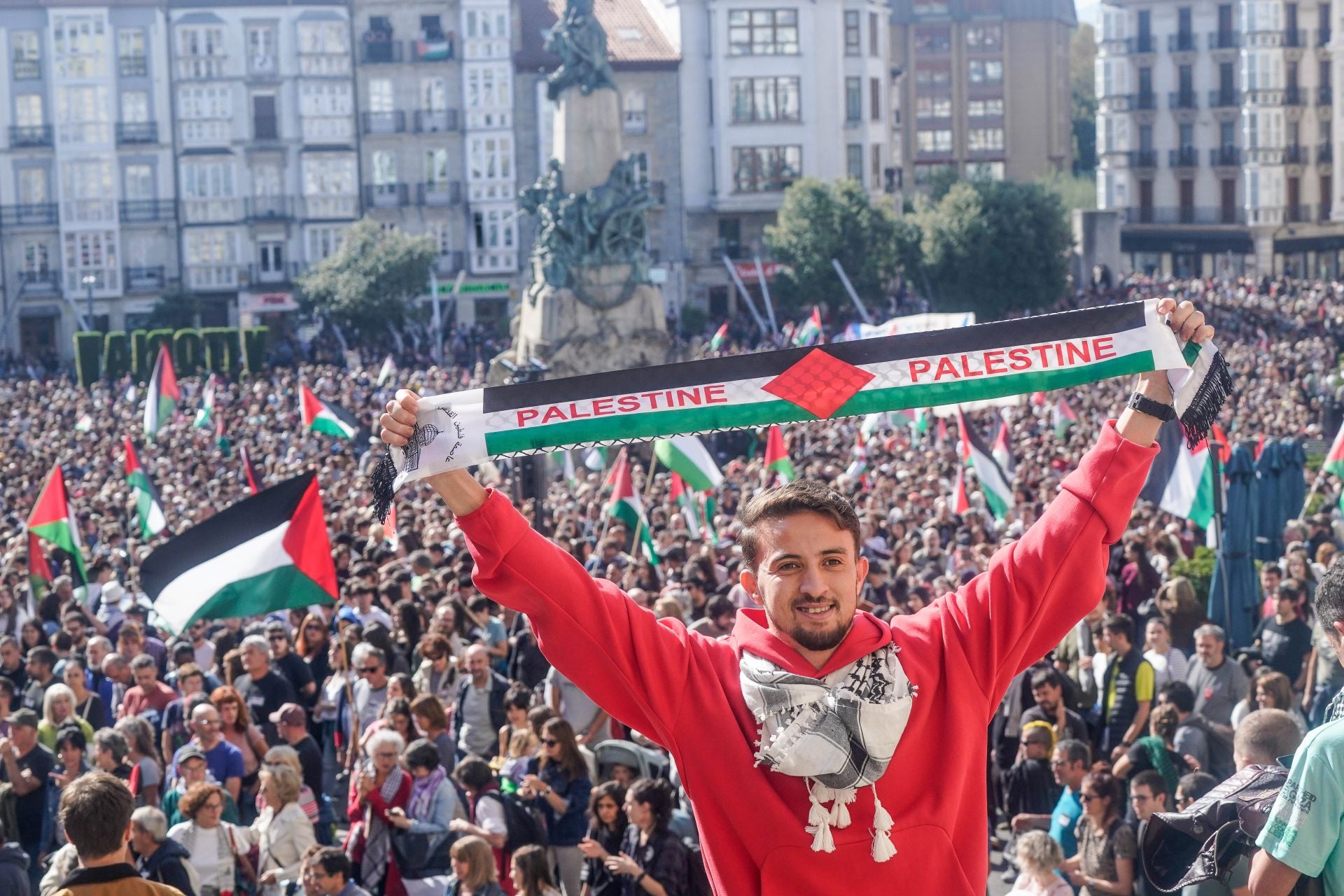 La jornada de huelga en apoyo a Palestina en Álava, en imágenes