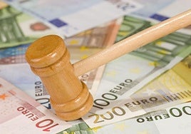 Multada con 10.000 euros al dejar que una amiga le arreglara el equipo de música de su bar