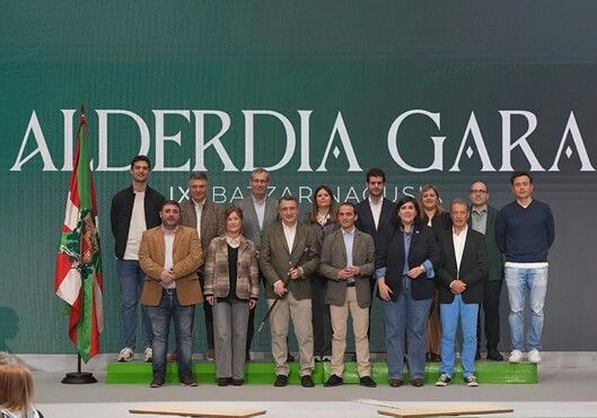 Aitor Esteban, con el EBB elegido en la Asamblea General del Atano III.