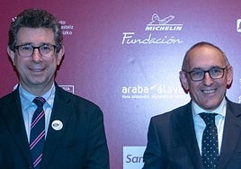 Iñaki Gurtubai junto a Ramiro González en una foto de archivo.