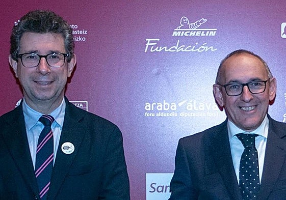 Iñaki Gurtubai junto a Ramiro González en una foto de archivo.