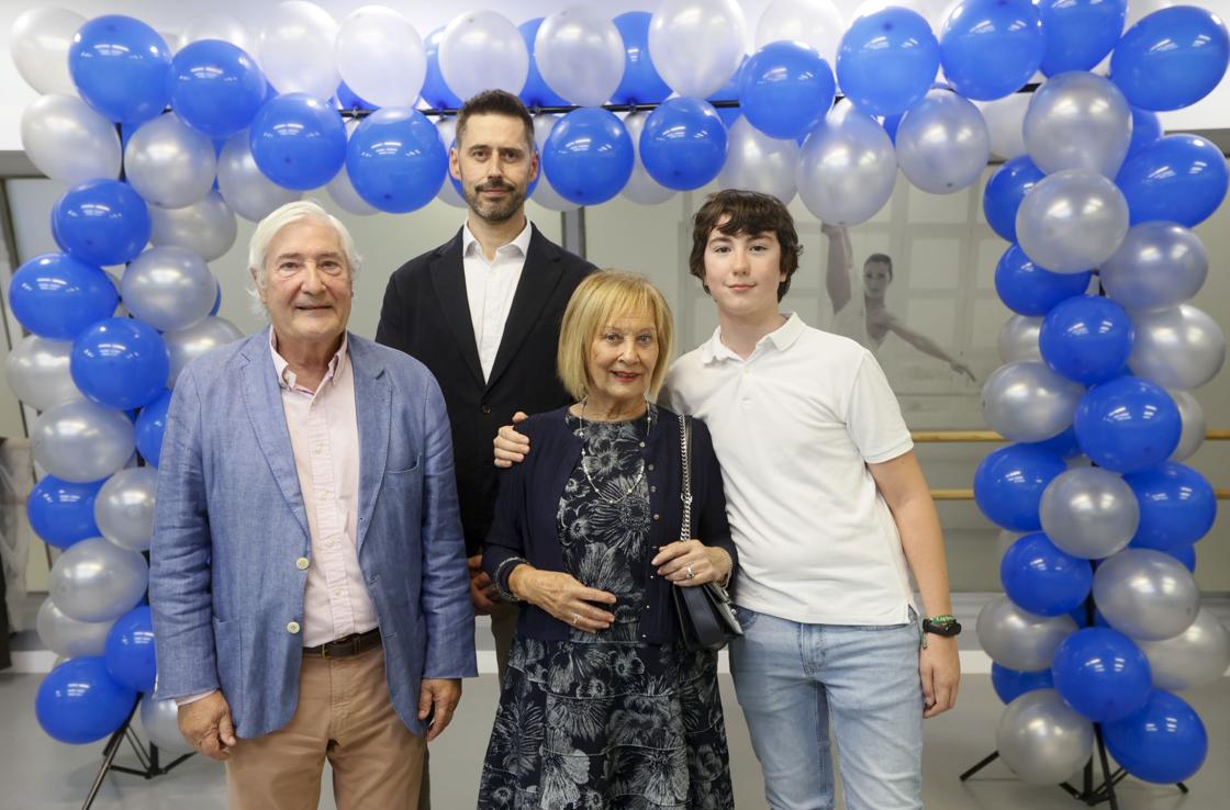 Jesús González Mendizábal, Asier Valle, Marian Santamaría y Jon González. 
