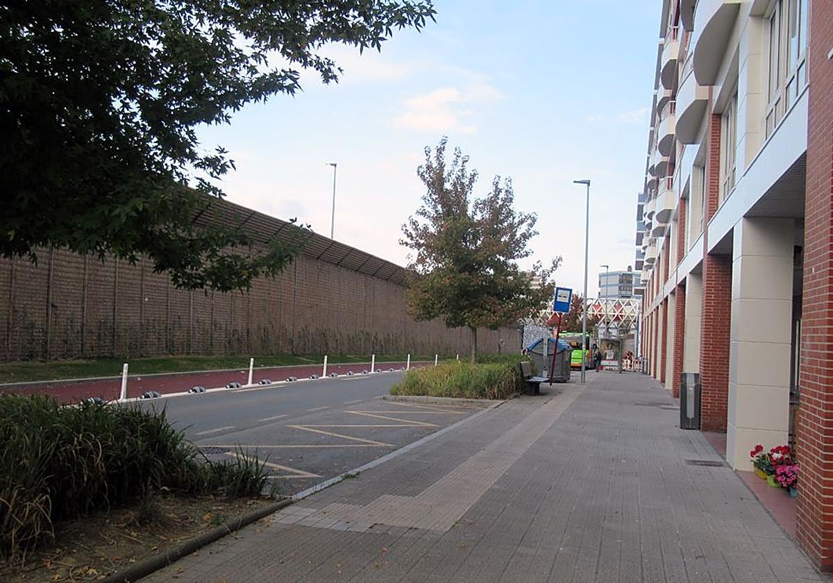 La Diputación ha instalado 4.000 metros cuadrados de pantallas en los dos extremos del túnel.