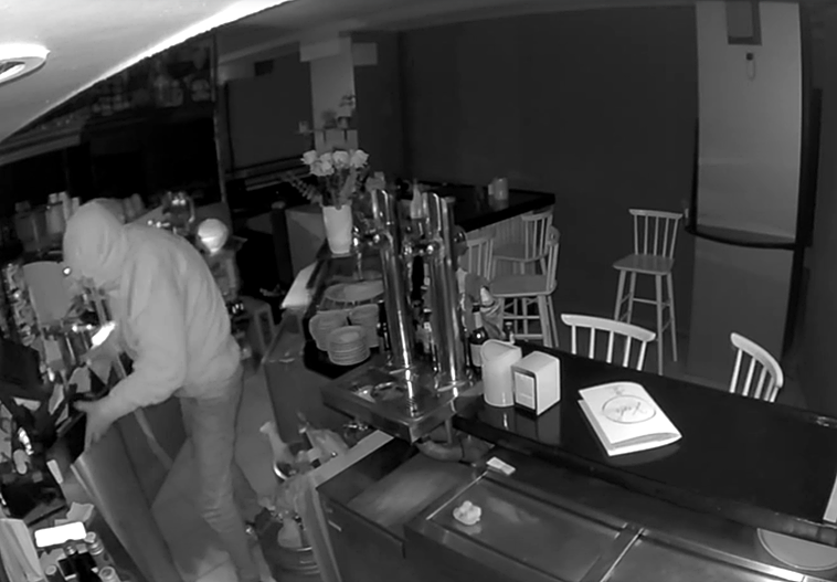 Vídeo del robo en la cafetería Xodó de Rekalde.