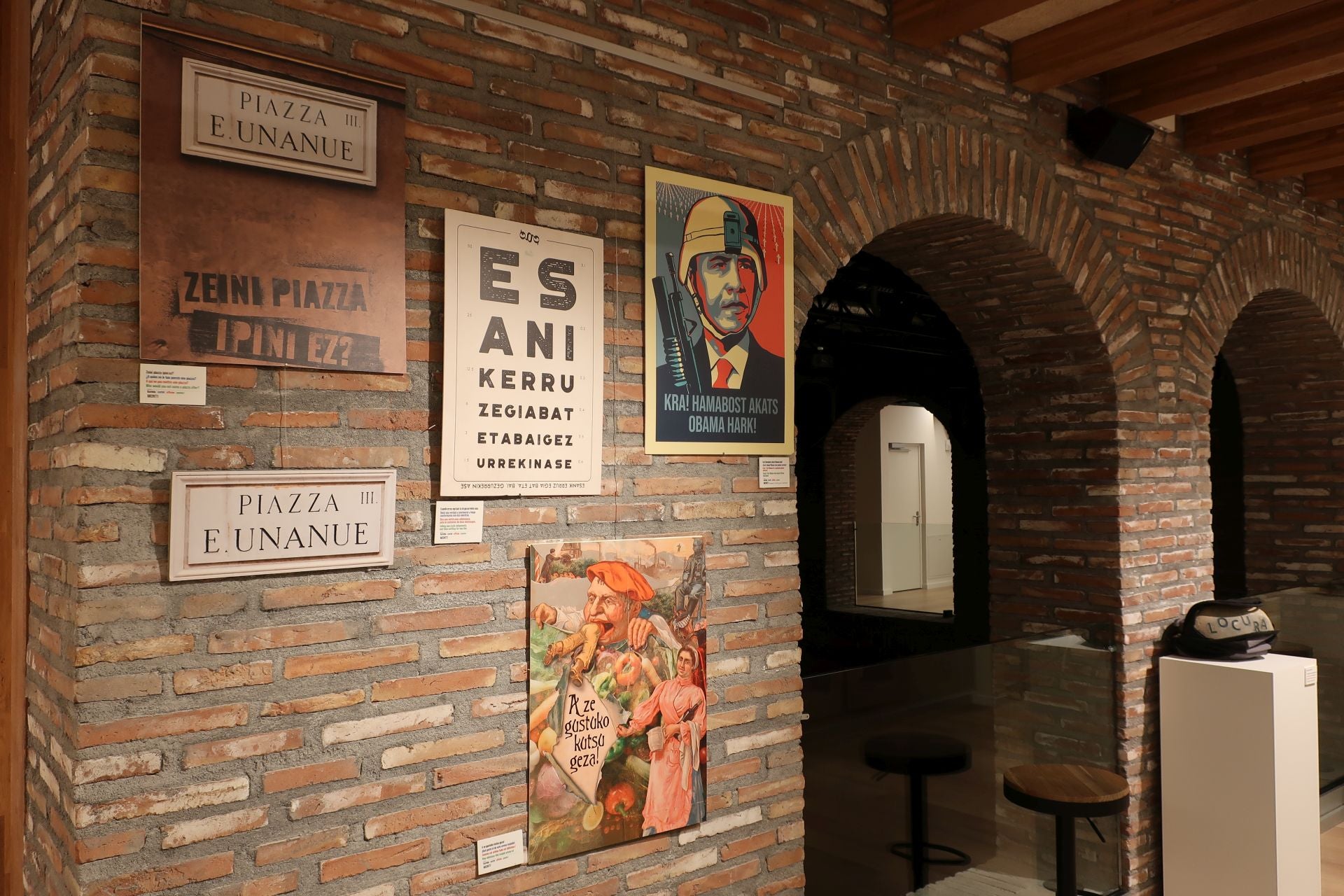 &#039;Markos Gimenoren Karteletrak&#039; erakusketa, irudietan