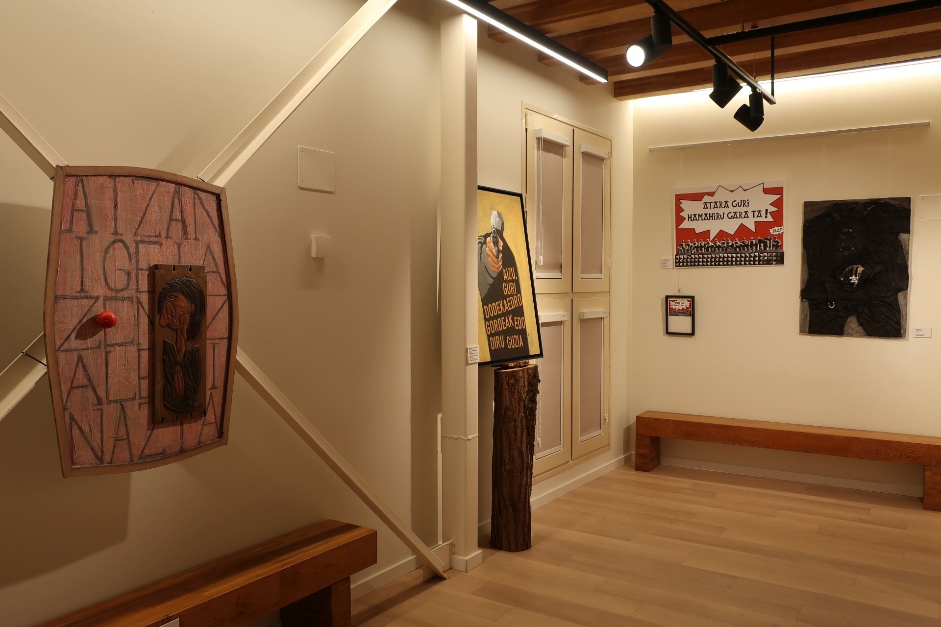 &#039;Markos Gimenoren Karteletrak&#039; erakusketa, irudietan