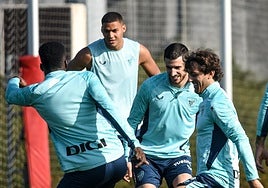Iñaki Williams, Sancet, Unai Gómez y Maroan, en un entrenamiento.