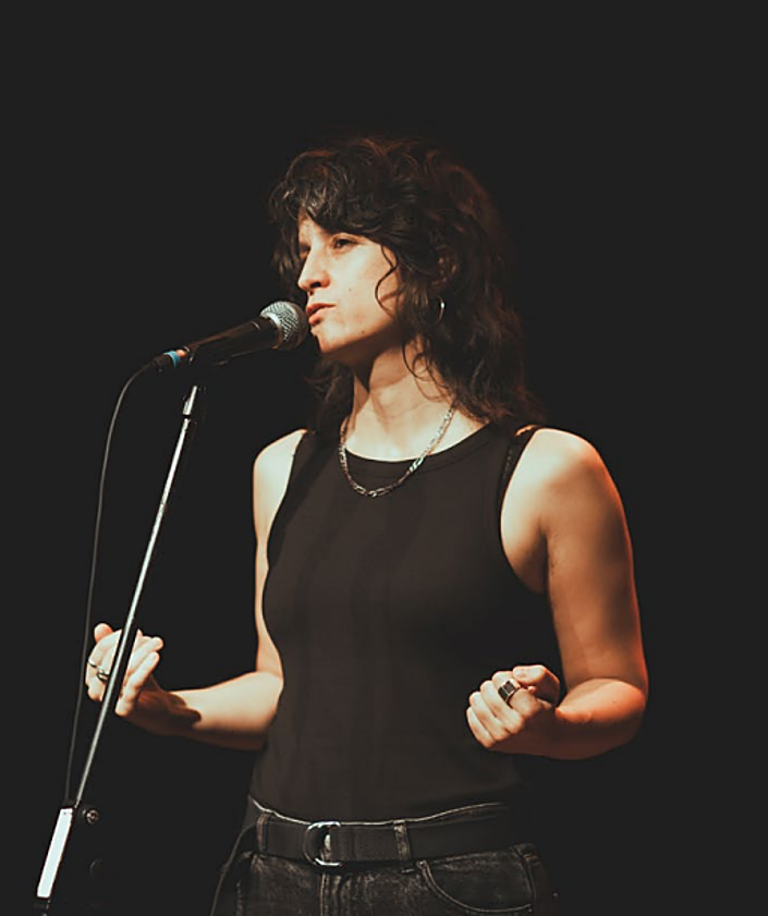 Imagen secundaria 2 - Leonor Leal; Millano (fotografía de Ángela Loza), María Salgado (fotografía de Carmen Verdú).