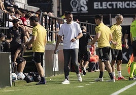 Fran Justo se mostró muy descontento con el juego de los suyos.