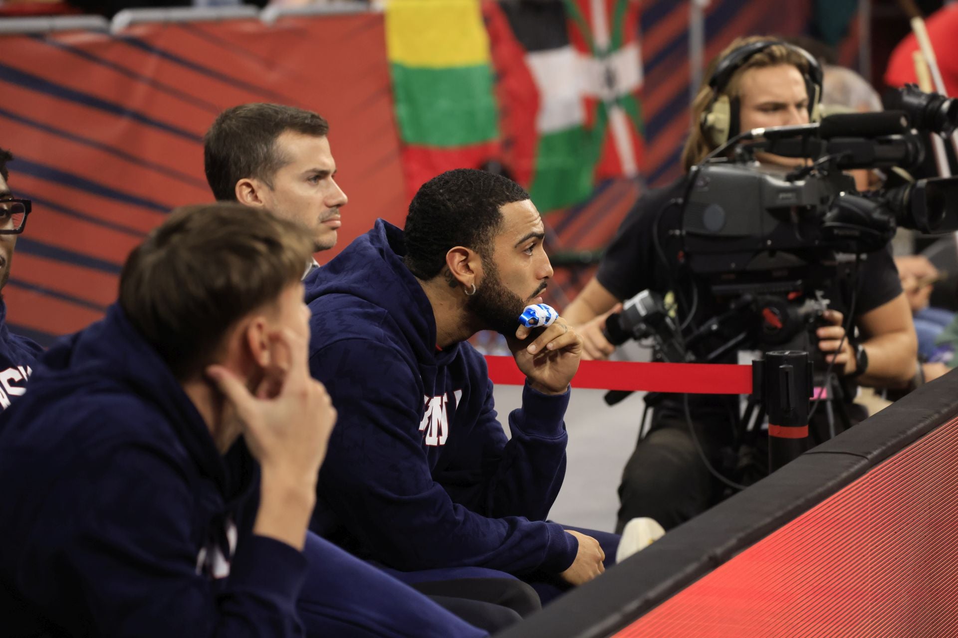 Howard, con el aparatoso apósito en el dedo lesionado.