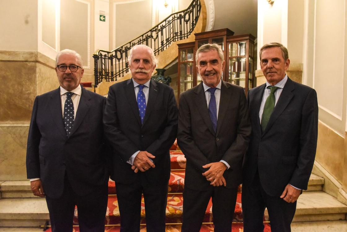Alberto Uribe-Echevarría, Kepa Elejoste, Iñaki Arechabaleta y Asís Canales.