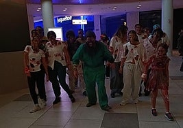 El Boulevard de Vitoria se llena de zombis en una noche de terror