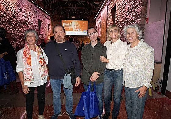 Ana Ibisate, Santiago Argote, Aritz Gurruchaga, Pilar Tellería e Isaura Regueiro.