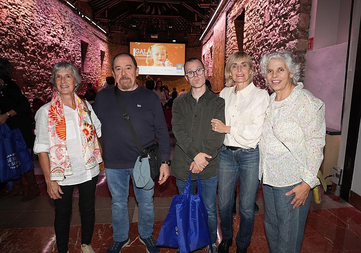 Ana Ibisate, Santiago Argote, Aritz Gurruchaga, Pilar Tellería e Isaura Regueiro.