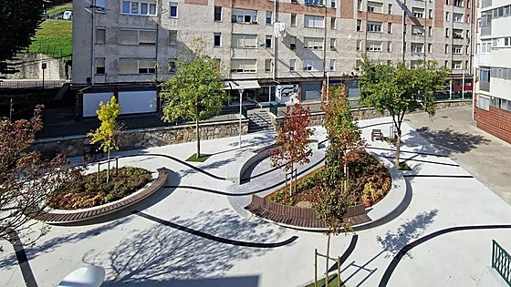 Bilbao culmina la reforma de la plaza Zizeruena de Otxarkoaga